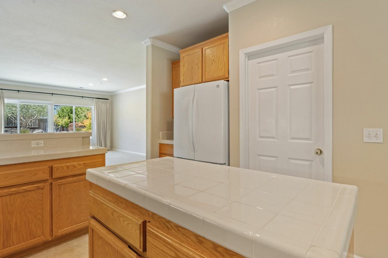 300 Homewood Ct - Photo 5 of 44