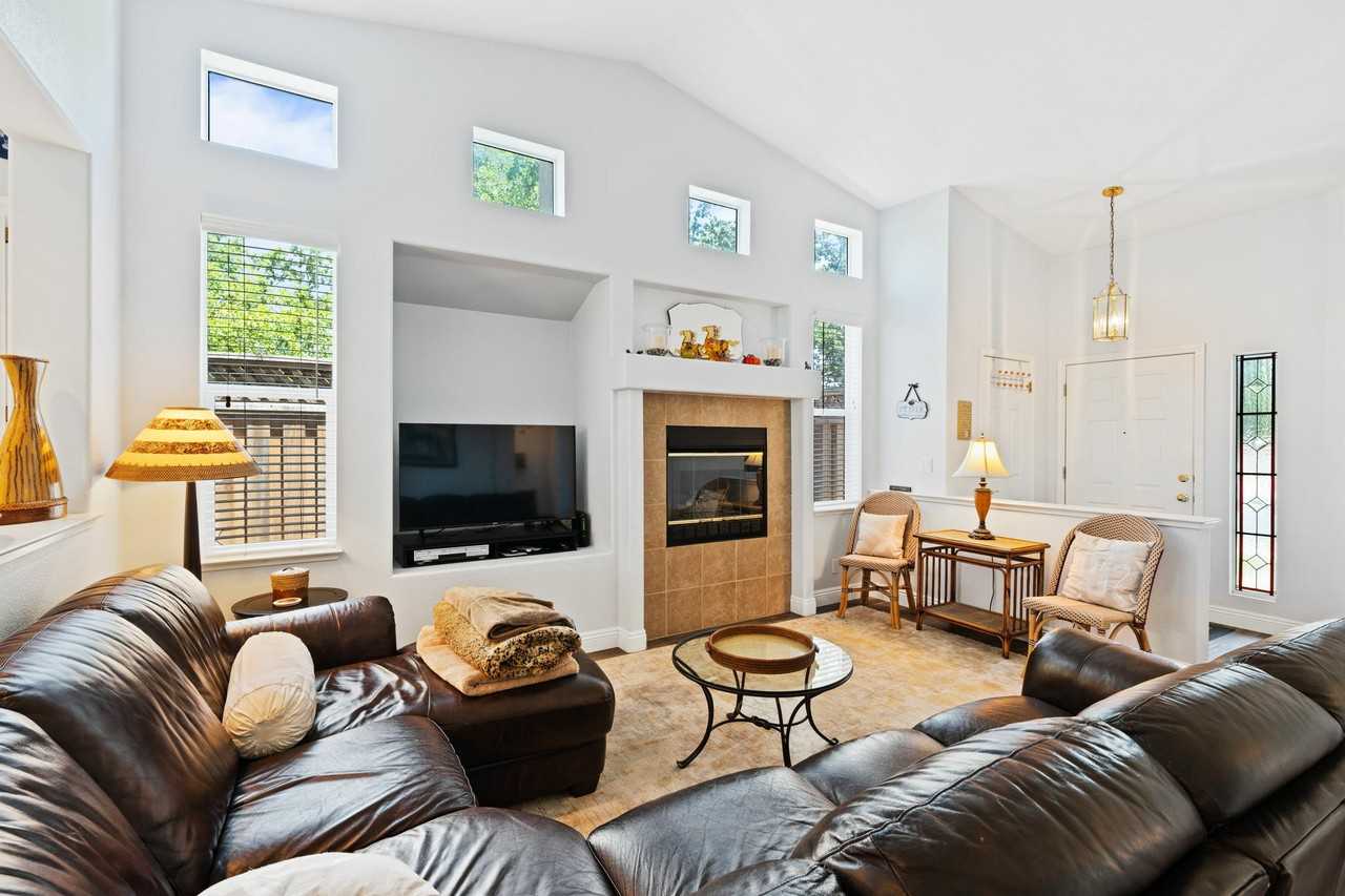 7145 17th Hole Drive - Photo 4 of 28