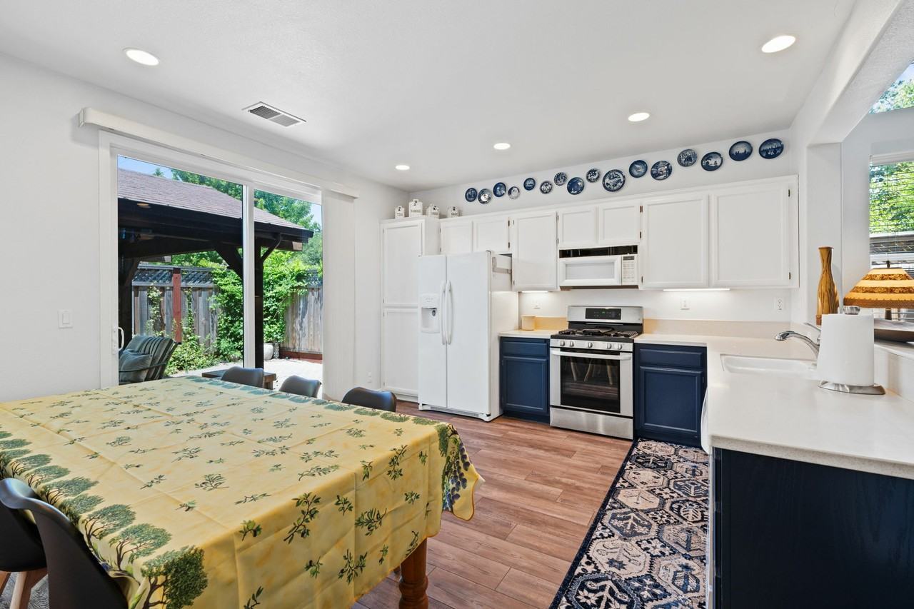 7145 17th Hole Drive - Photo 7 of 28