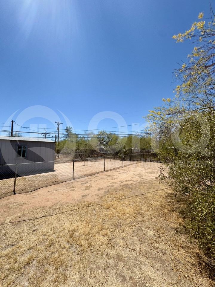 917 N Columbus Blvd #2 - Photo 5 of 21