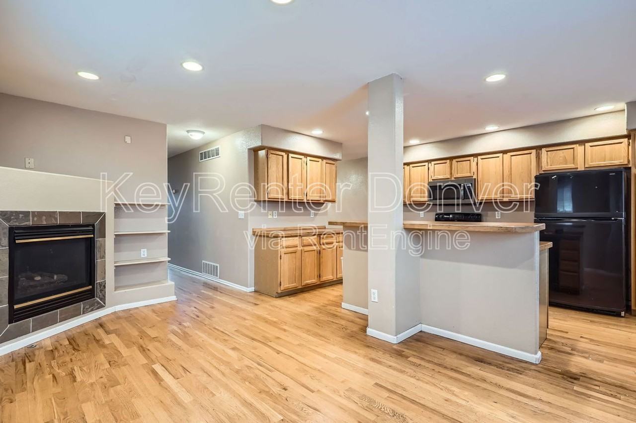 2256 S Dexter St - Photo 5 of 22