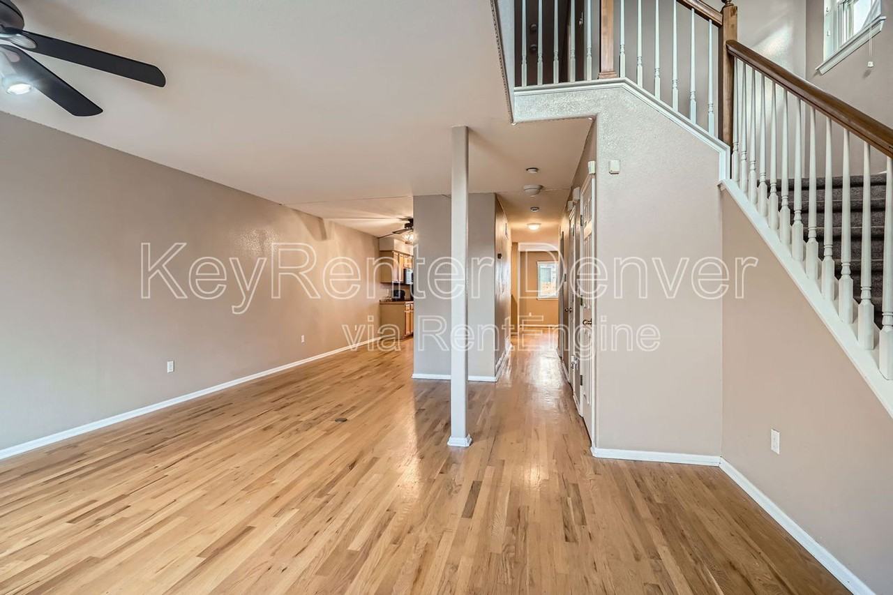 2256 S Dexter St - Photo 7 of 22