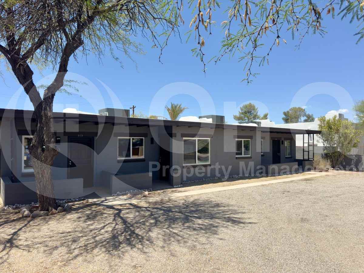 919 N Columbus Blvd #3 - Photo 4 of 16