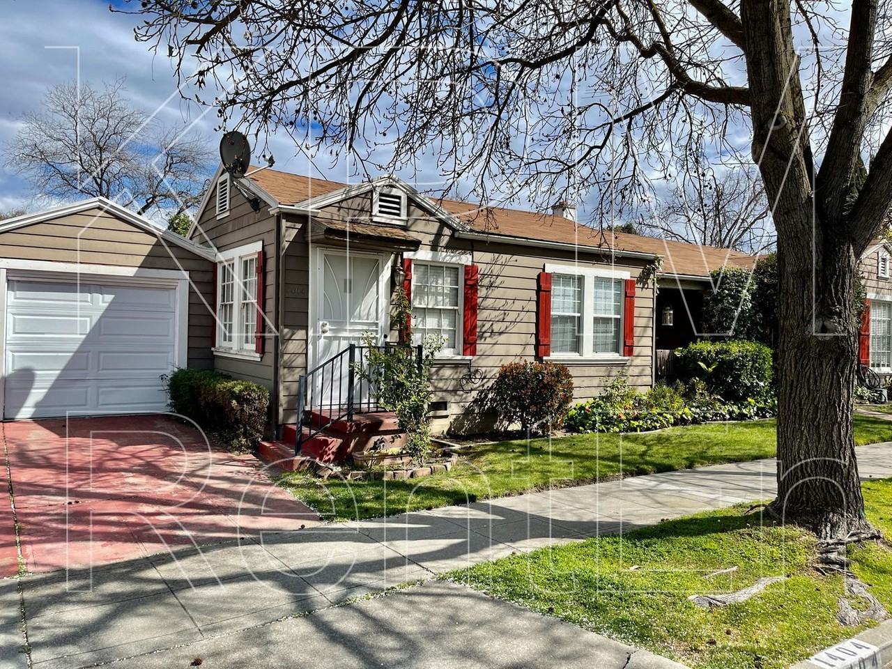 1404 N Yosemite St - Photo 2 of 2