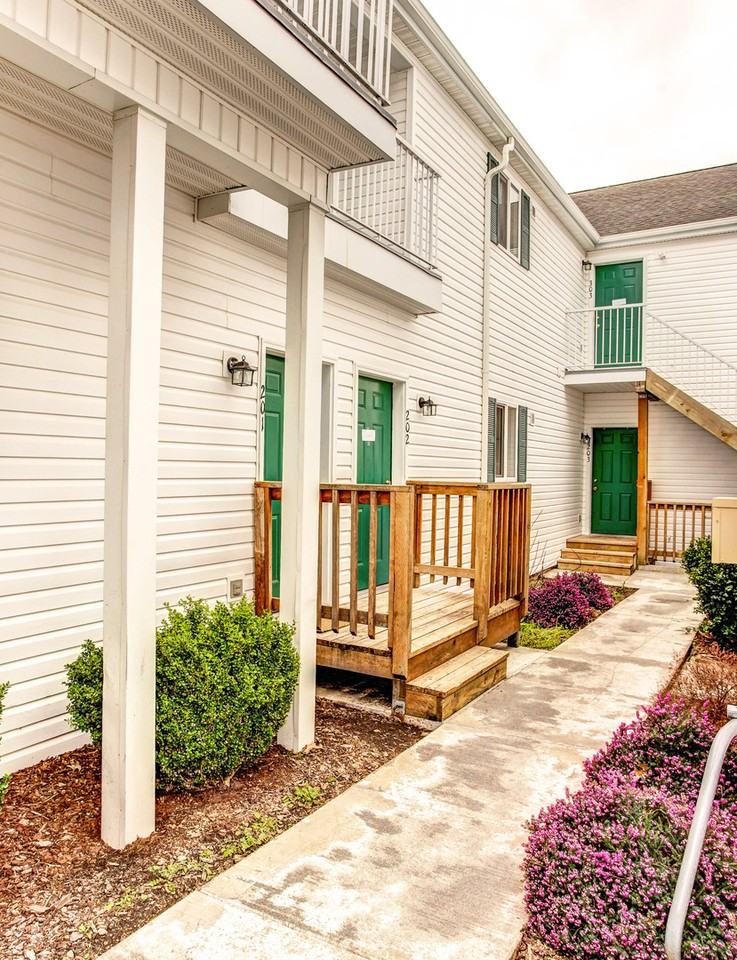 Andrea Ridge - Photo 2 of 8