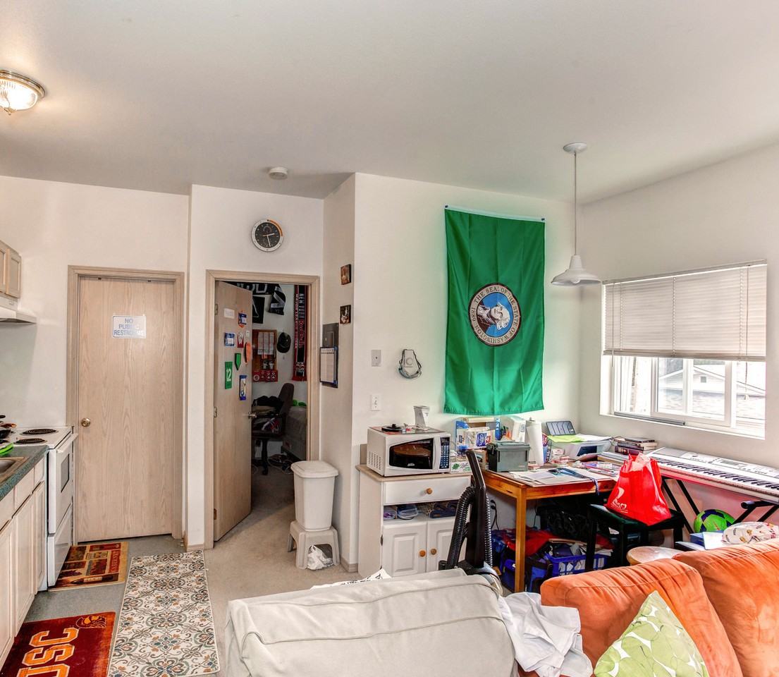 Andrea Ridge - Photo 3 of 8