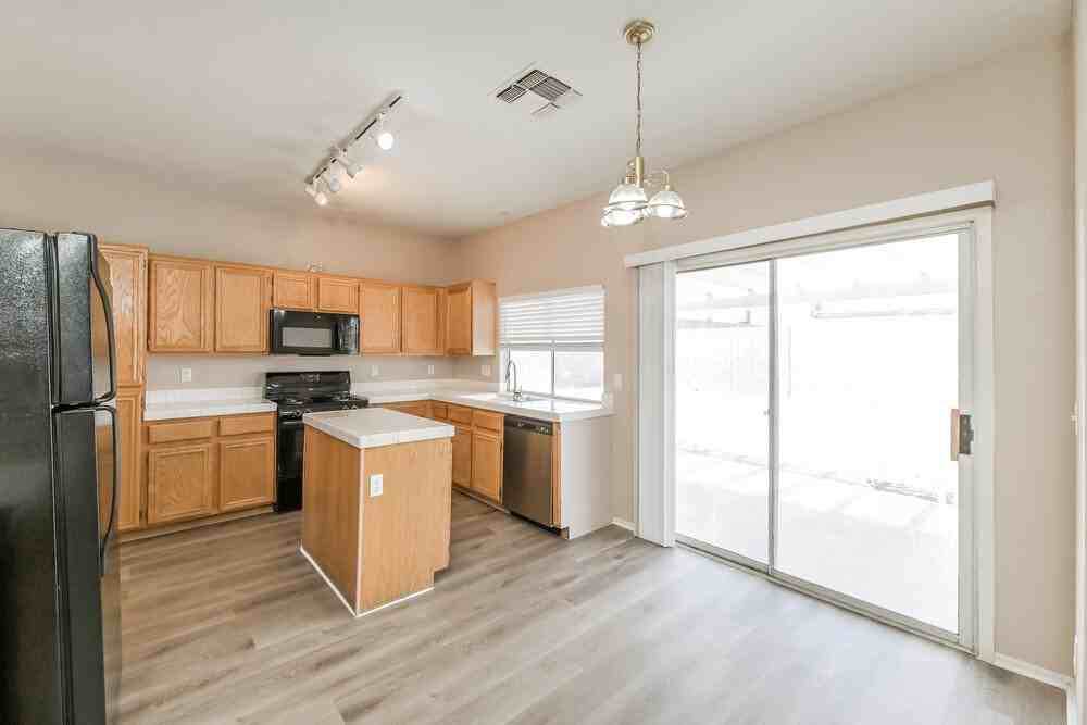 533 Ancient Mayan Dr - Photo 7 of 17