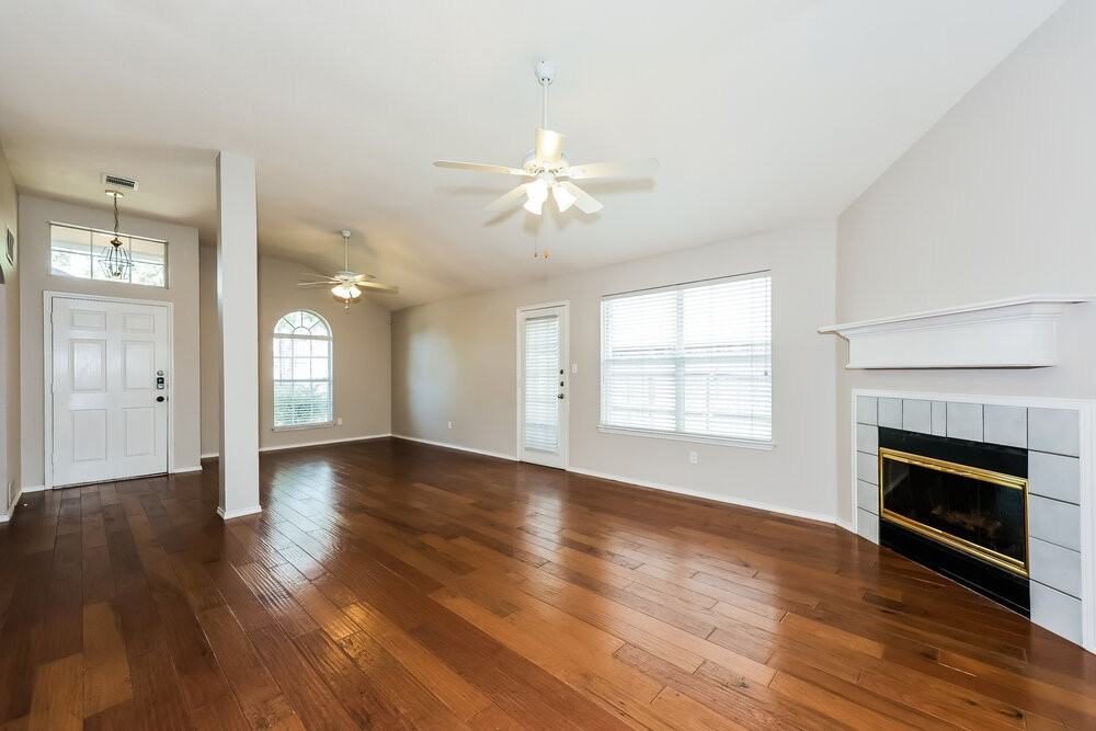 2268 Bresee Dr - Photo 4 of 16