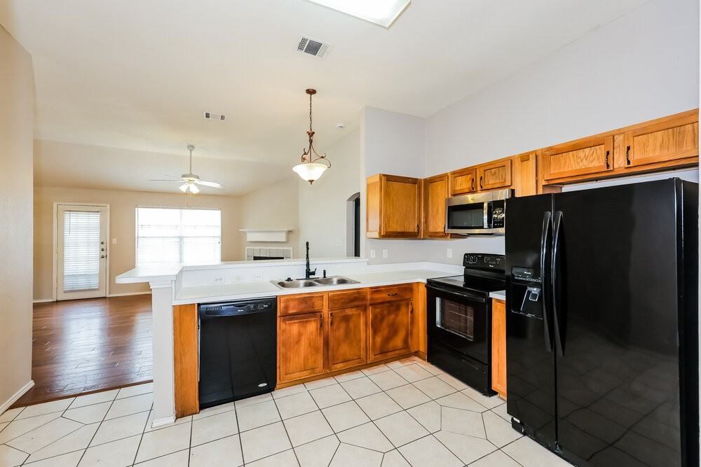 2268 Bresee Dr - Photo 6 of 16