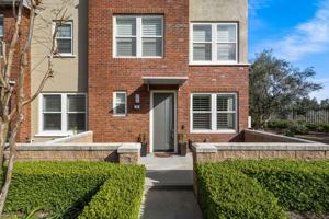 featured image of 3 Compass Ct