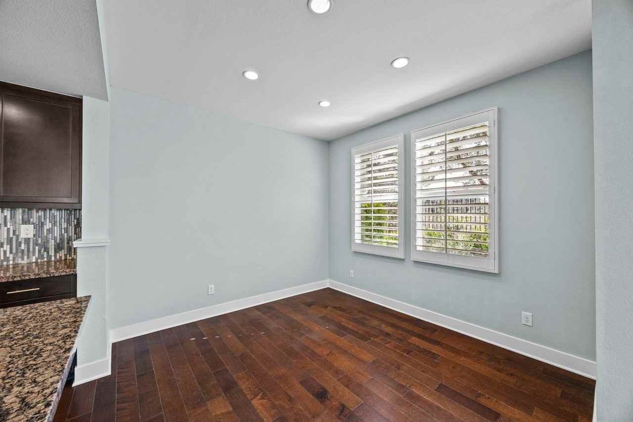 3 Compass Ct - Photo 7 of 37