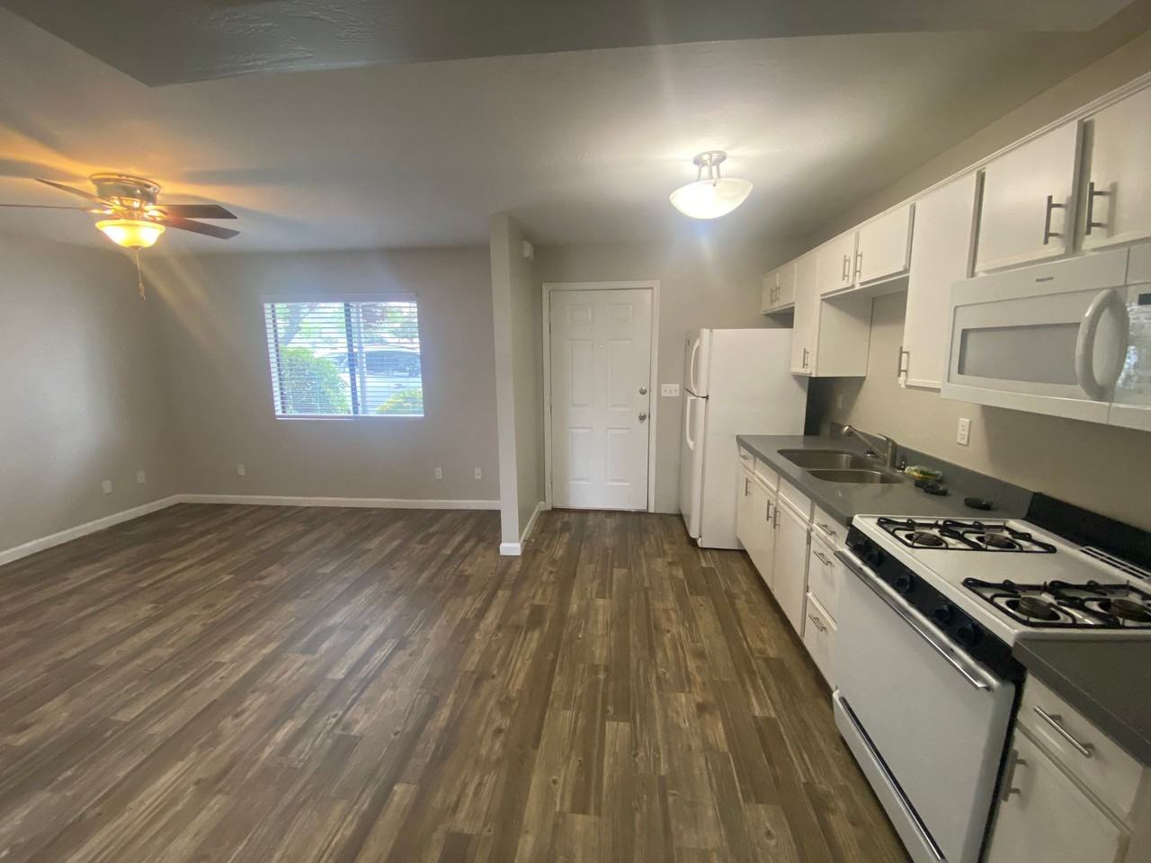 Stetson Condominiums - Photo 6 of 9