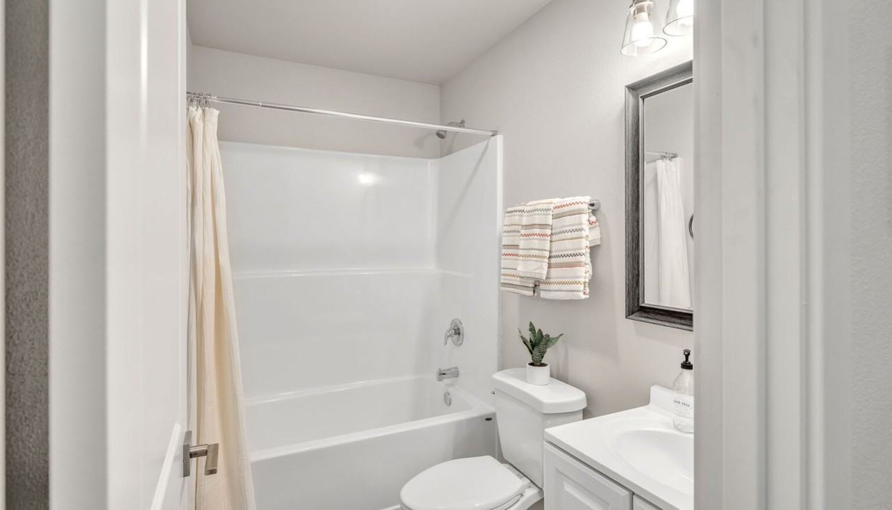 555 N. River Rd. - Photo 6 of 40