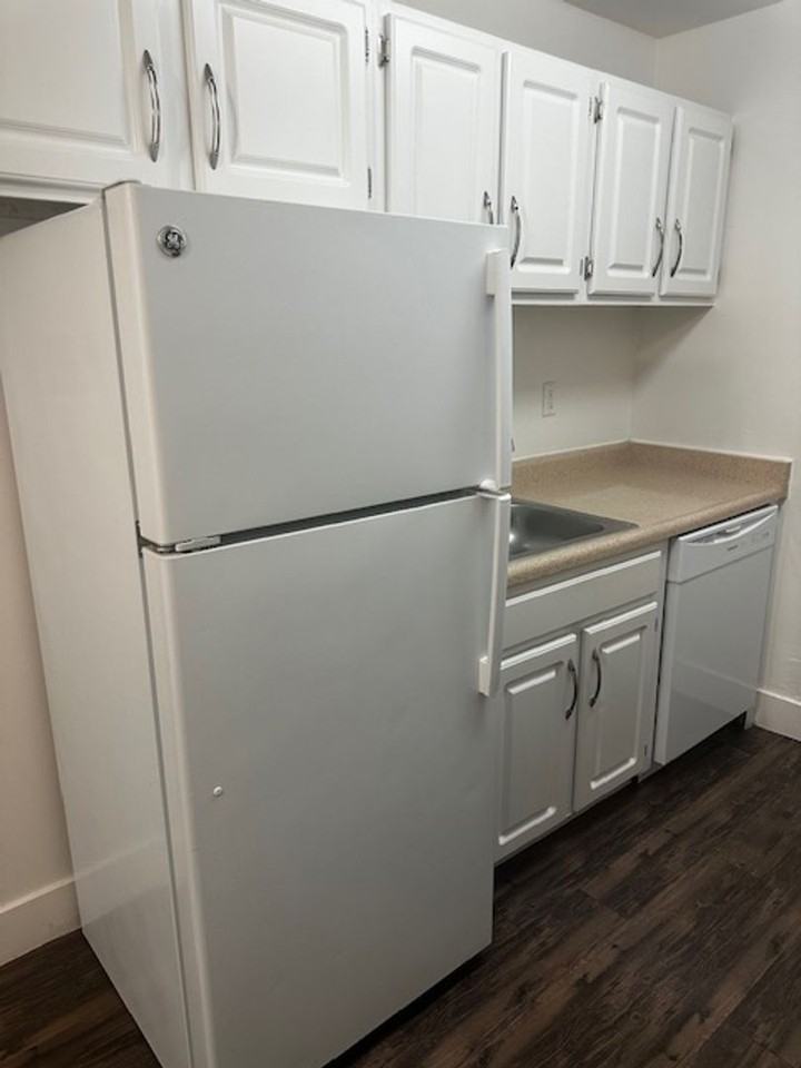 Oakview Apartments - Photo 6 of 19