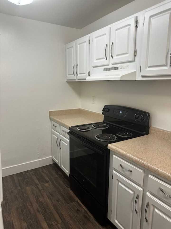 Oakview Apartments - Photo 7 of 19