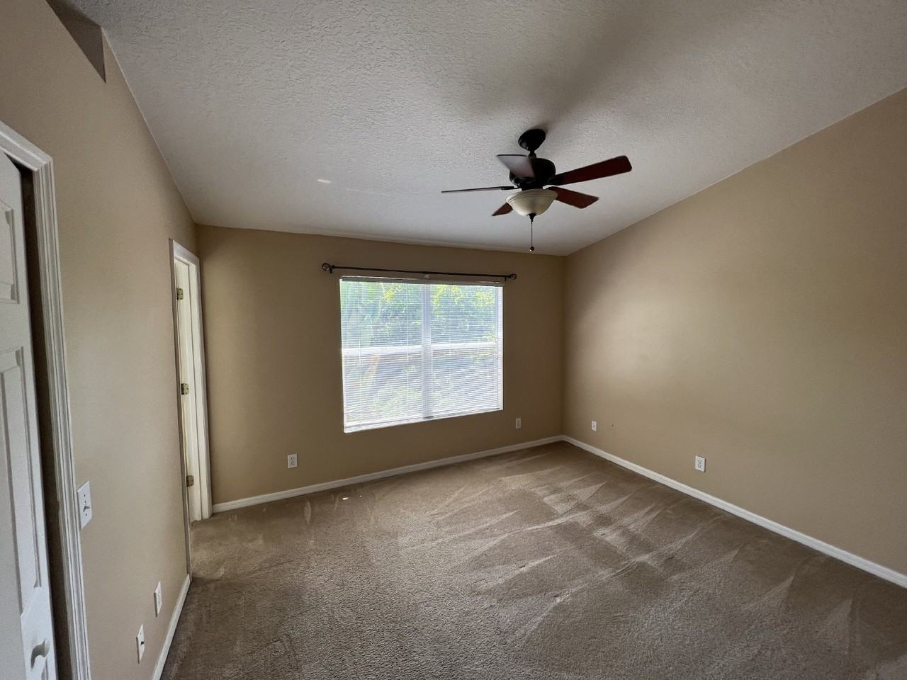 1245 Beckenham Way - Photo 5 of 13