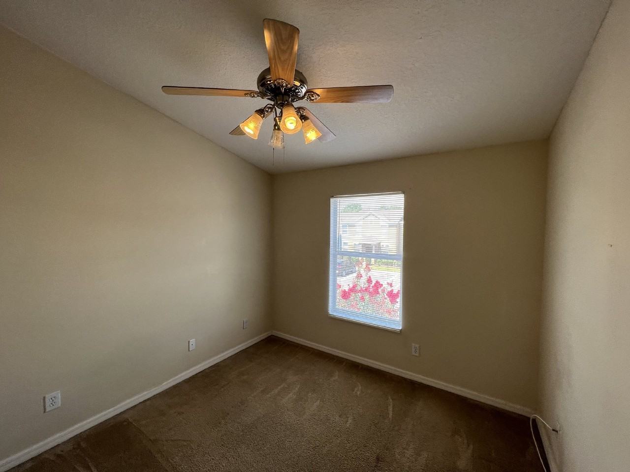 1245 Beckenham Way - Photo 7 of 13
