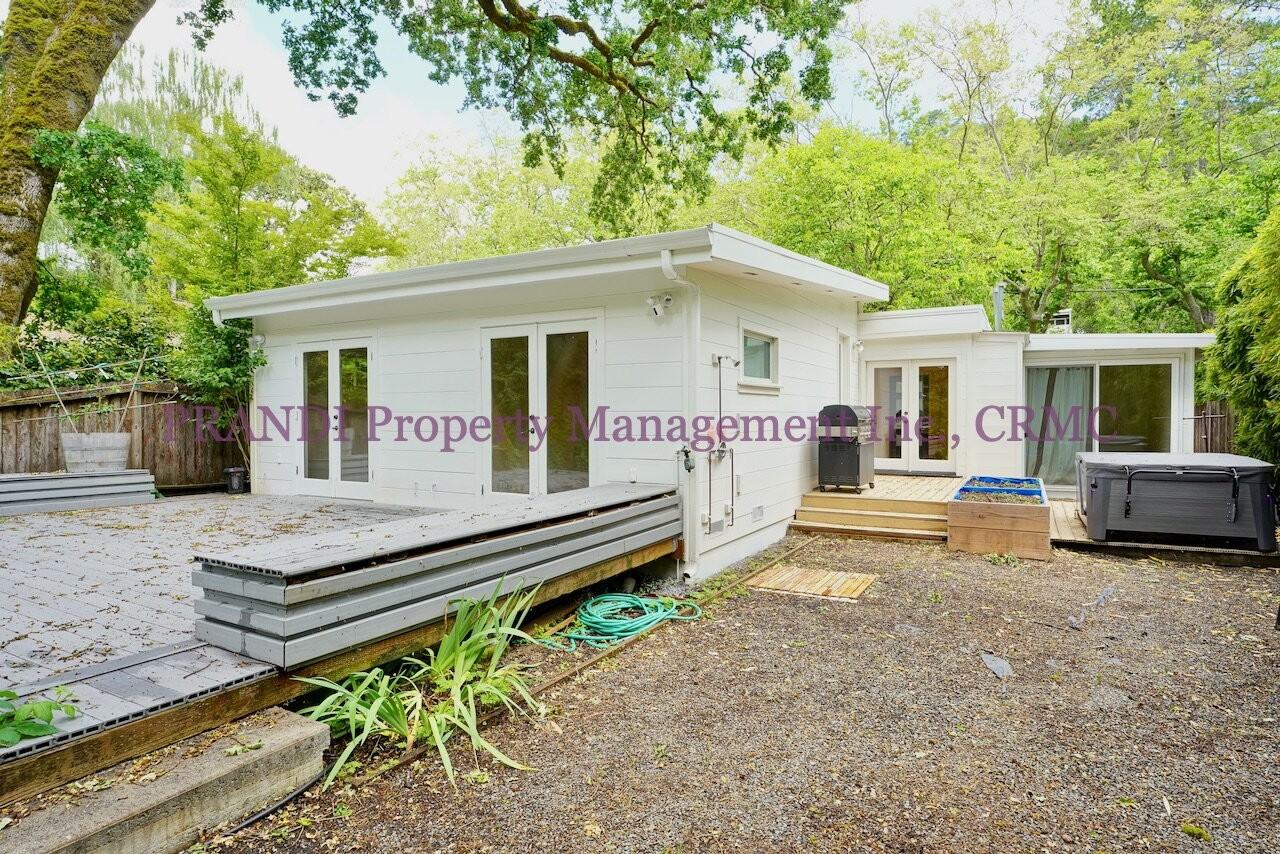 375 Cascade Dr - Photo 2 of 16