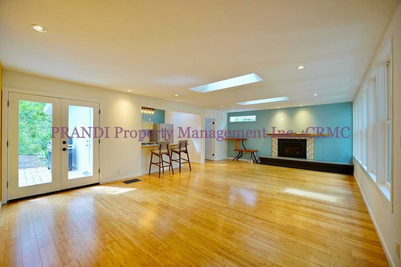 375 Cascade Dr - Photo 3 of 16