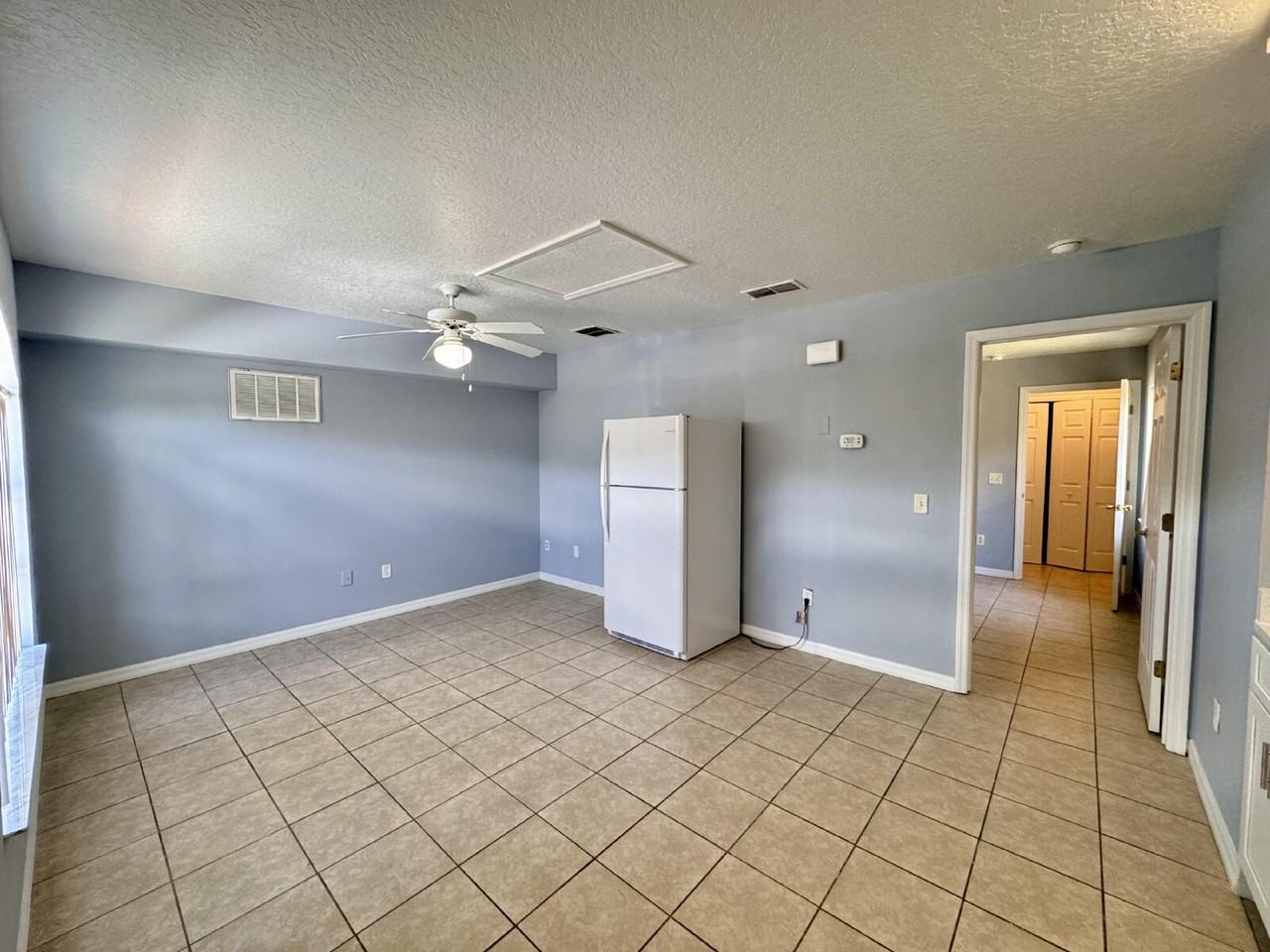 1314 Washington Palm Loop #B - Photo 2 of 8