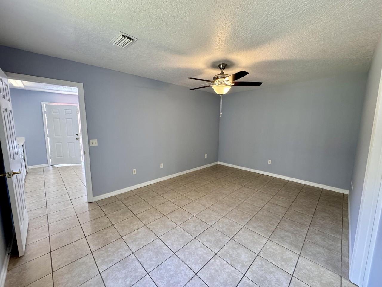 1314 Washington Palm Loop #B - Photo 3 of 8
