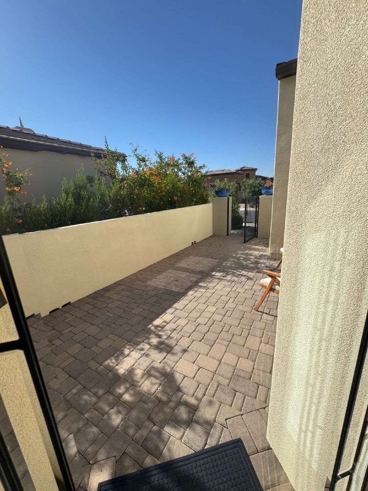 120 E Iloca Ln - Photo 6 of 36