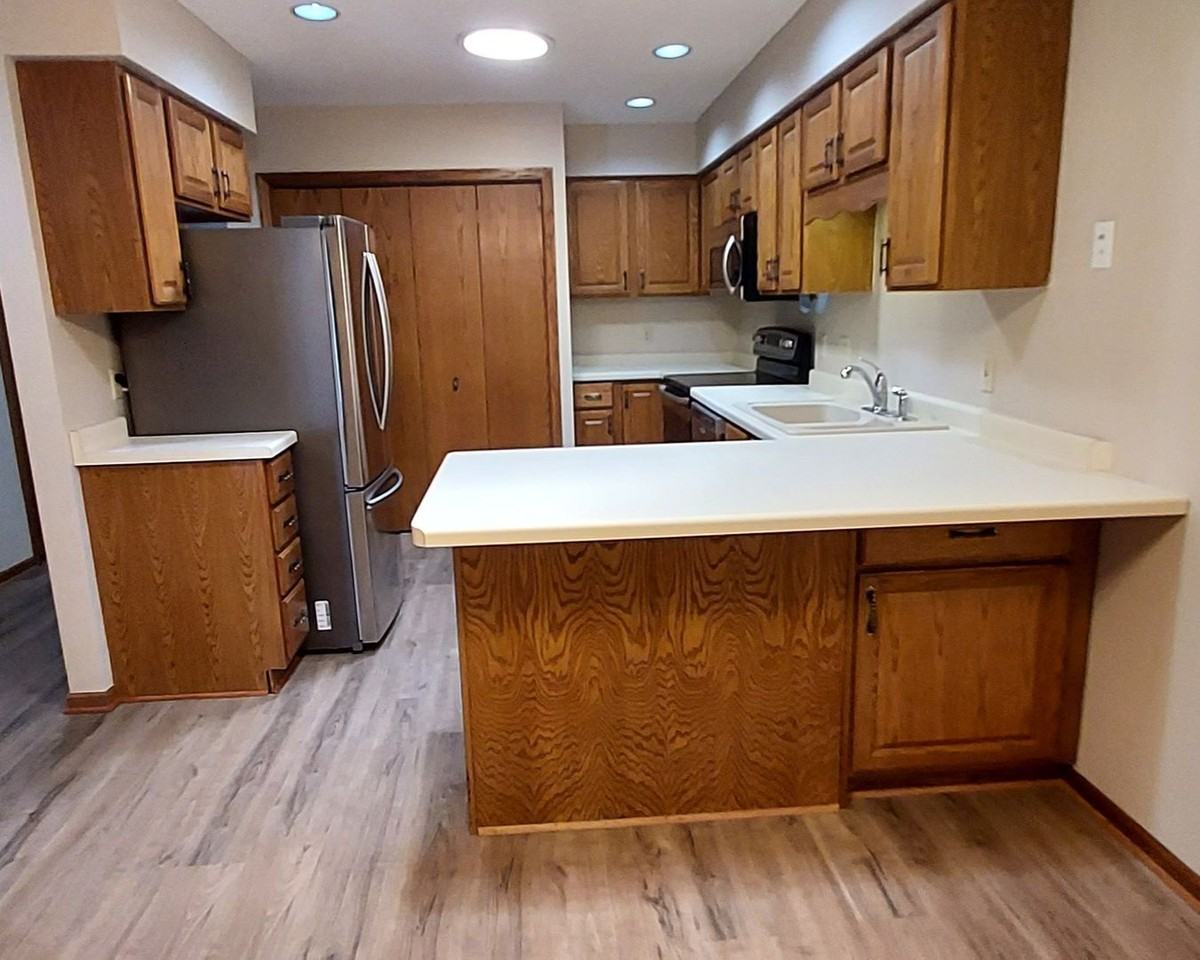 702 Raymond St - Photo 3 of 18