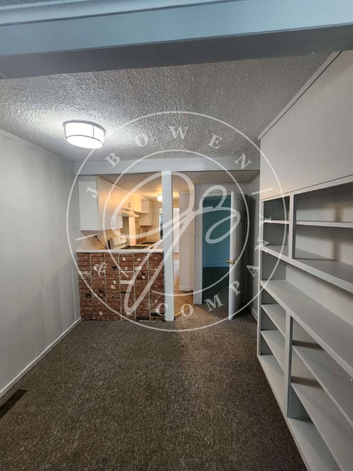 508 W Wayne St - Photo 2 of 13