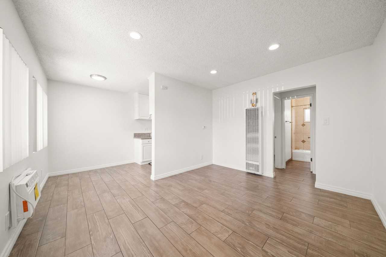 11100 Pangborn Ave. - Photo 6 of 20