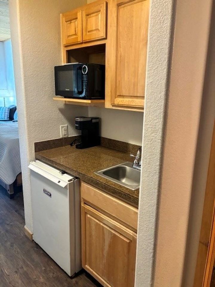 5051 Gateway 5051 - Photo 5 of 18