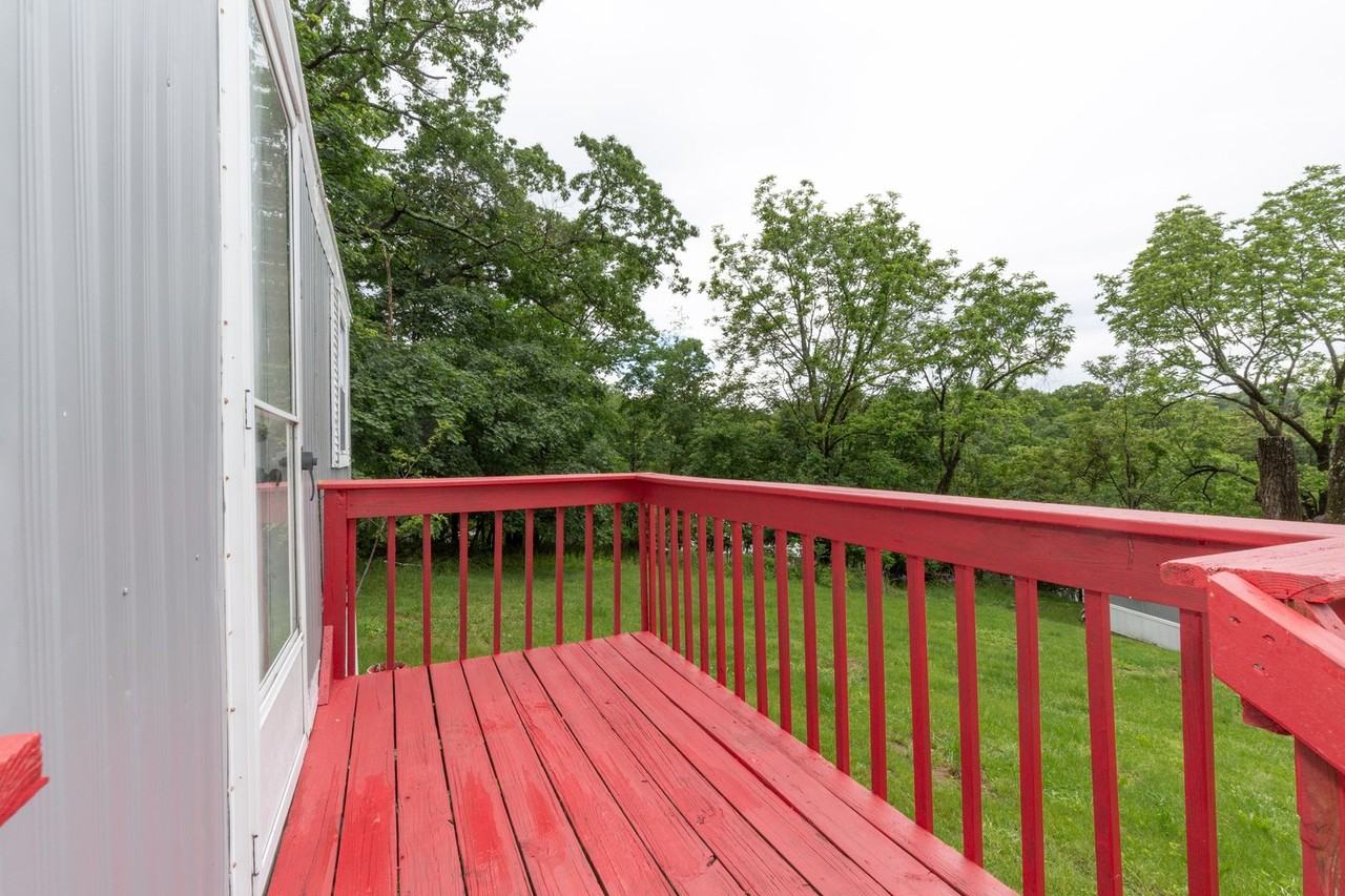 30 Laurel Hill Ln - Photo 2 of 16