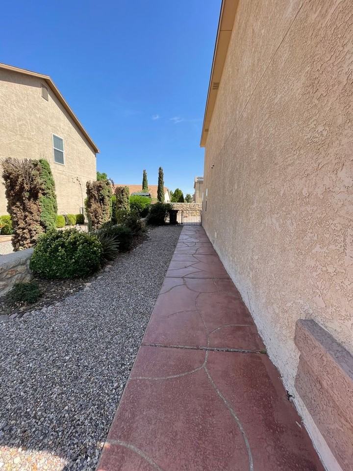 6131 Blue Mountain Dr - Photo 3 of 40