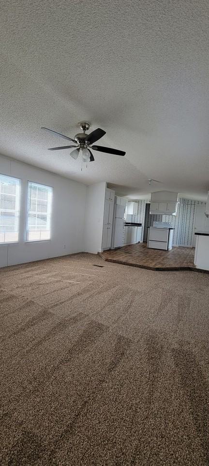 1139 Bonfire Dr - Photo 4 of 19