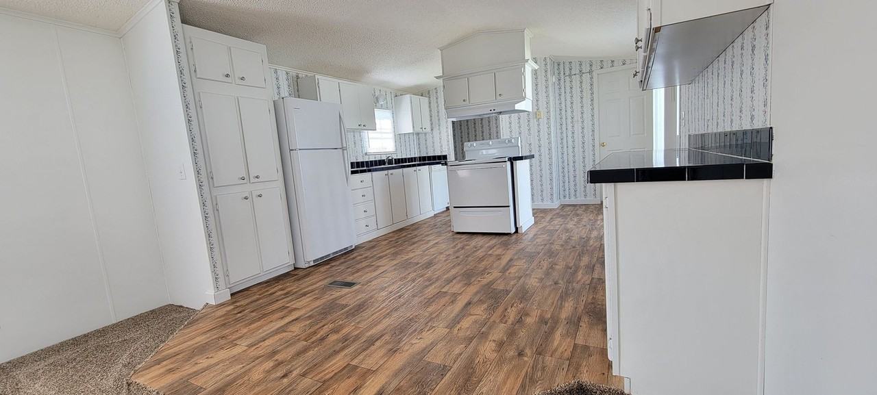 1139 Bonfire Dr - Photo 6 of 19