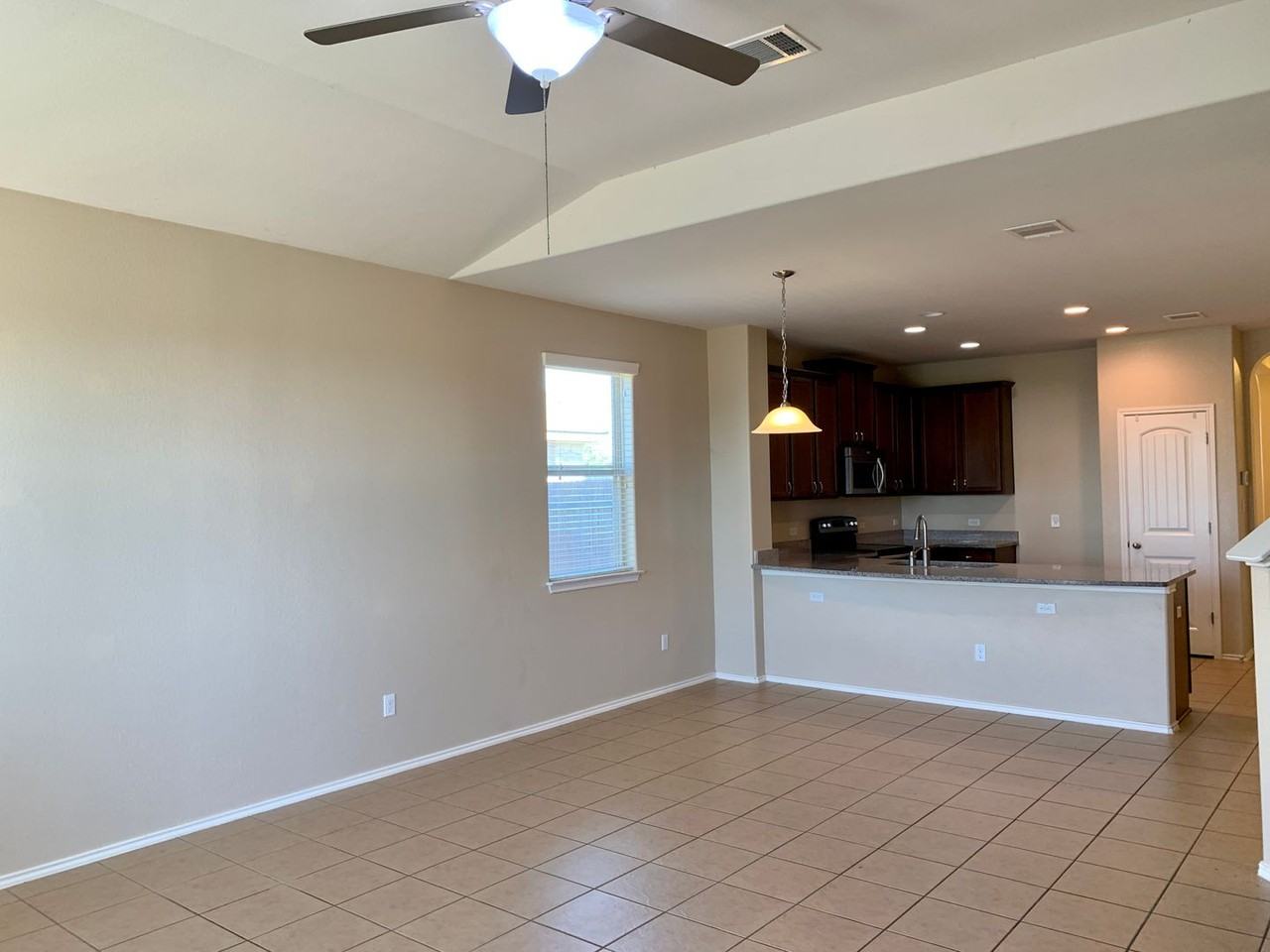 17208 Bridgefarmer Blvd - Photo 7 of 41