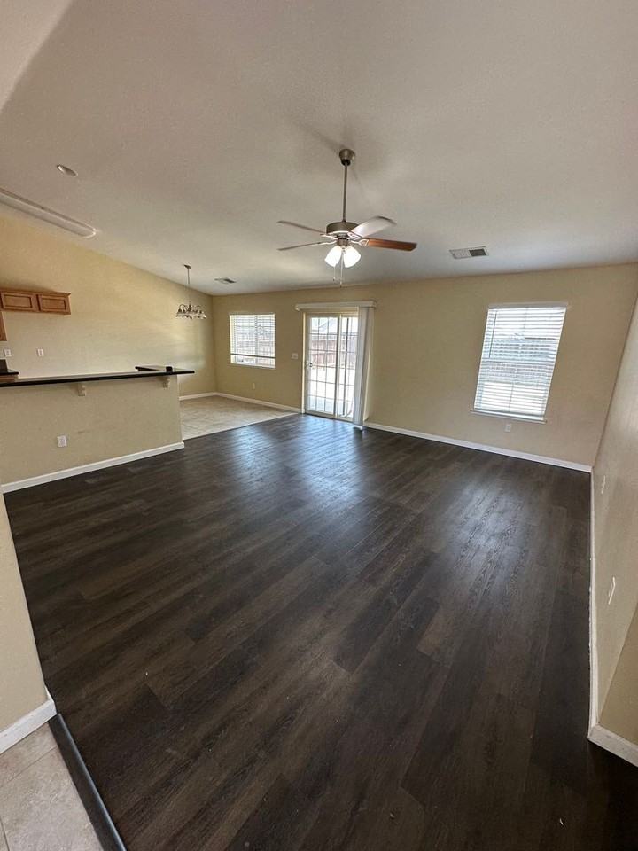 2751 Florence Ave - Photo 2 of 13