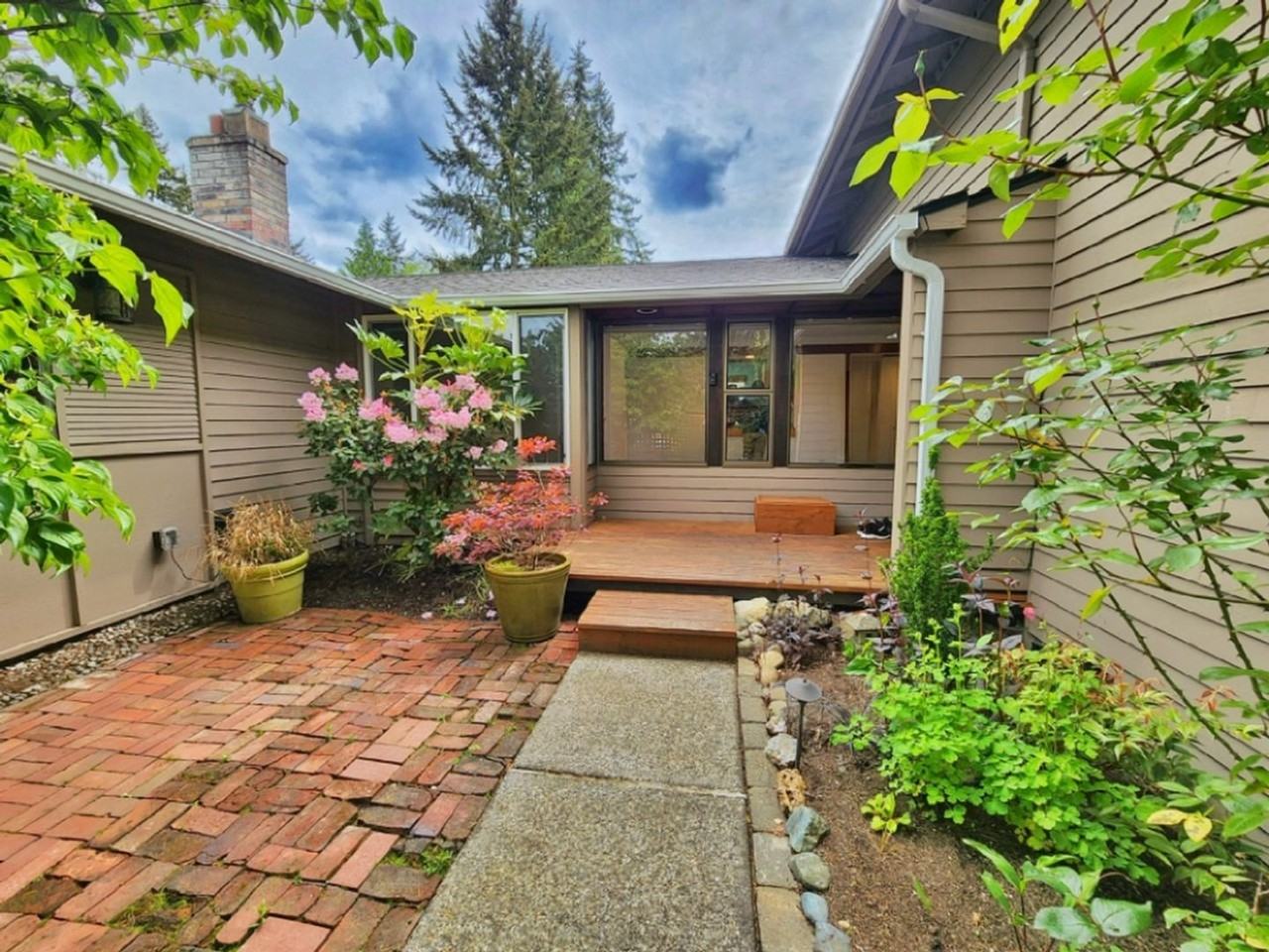 16827 Ne 32nd St - Photo 4 of 23