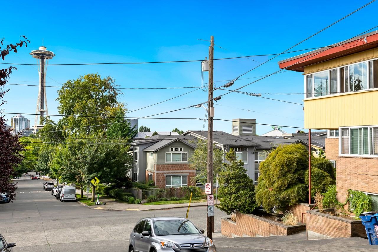 QVUE Queen Vue Court - Photo 4 of 4