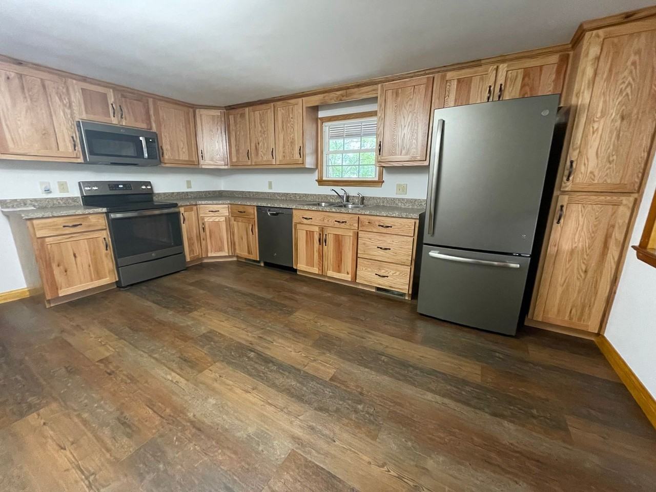 11570 Punch Bowl Rd - Photo 2 of 28