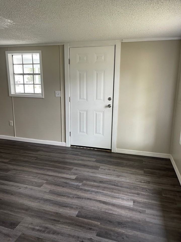 56 Nw Railroad St - Photo 2 of 22