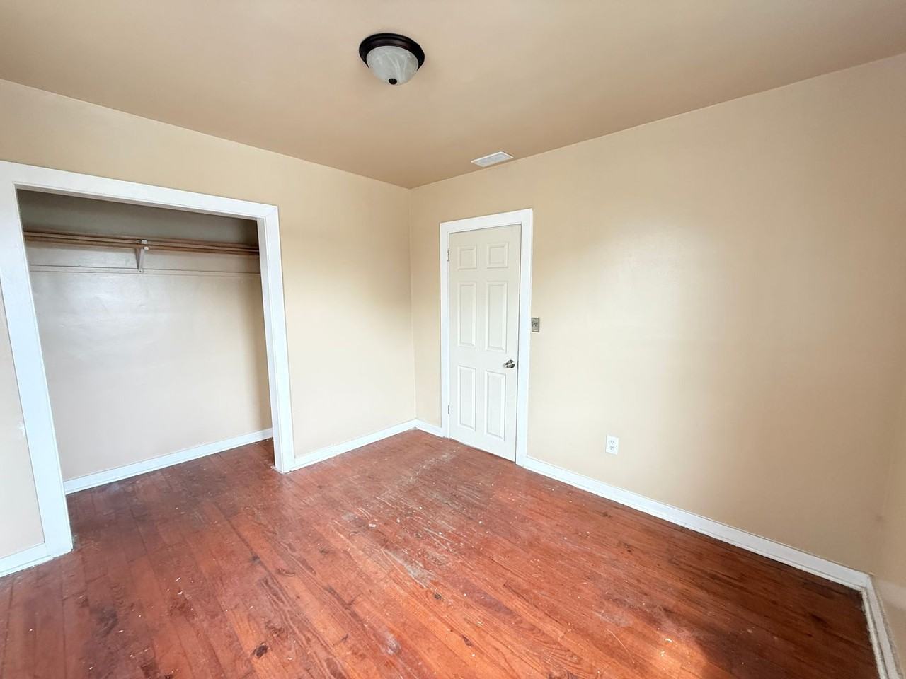 4004 Carey St - Photo 4 of 17