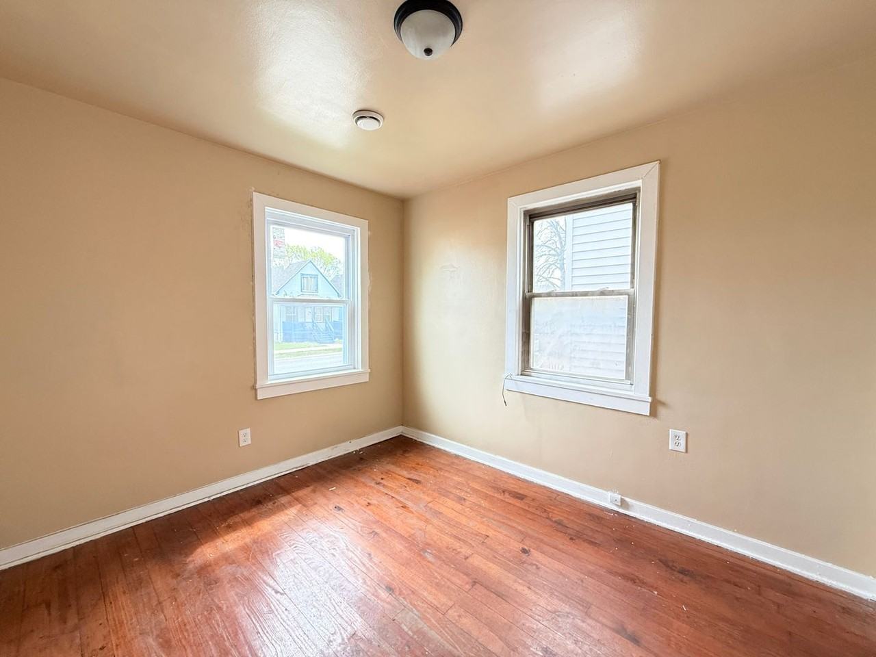 4004 Carey St - Photo 5 of 17