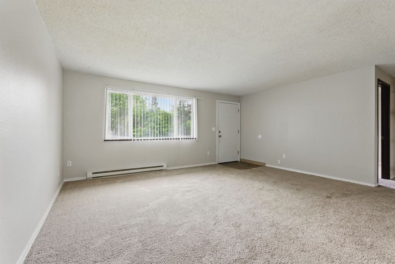 8631 Se Insley St - Photo 2 of 22