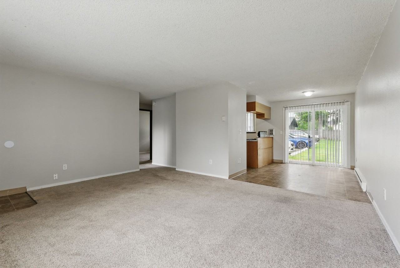 8631 Se Insley St - Photo 3 of 22