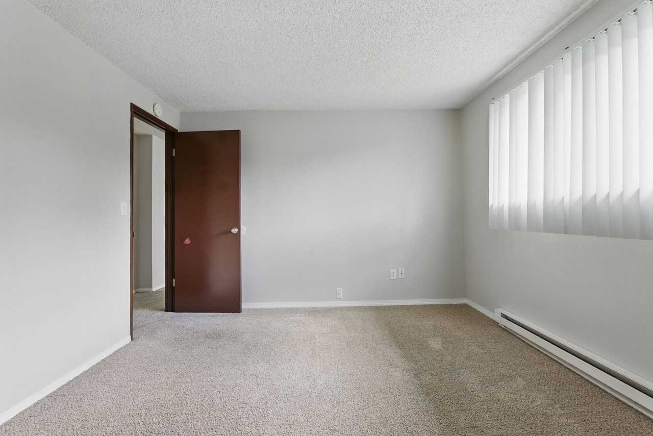 8631 Se Insley St - Photo 6 of 22