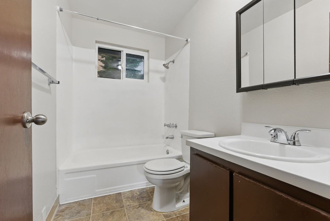 8631 Se Insley St - Photo 7 of 22