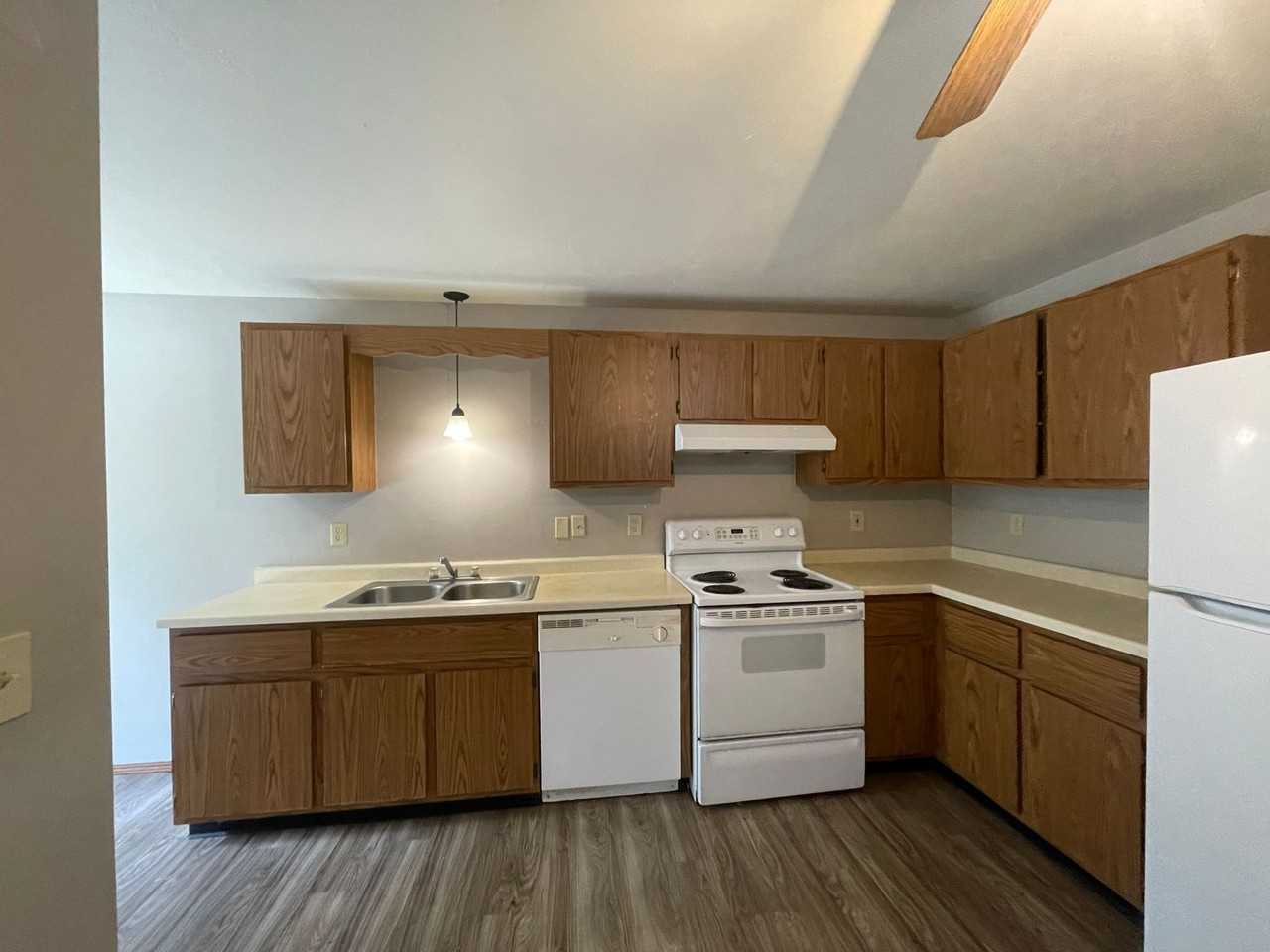 2717 Humboldt Rd - Photo 4 of 18