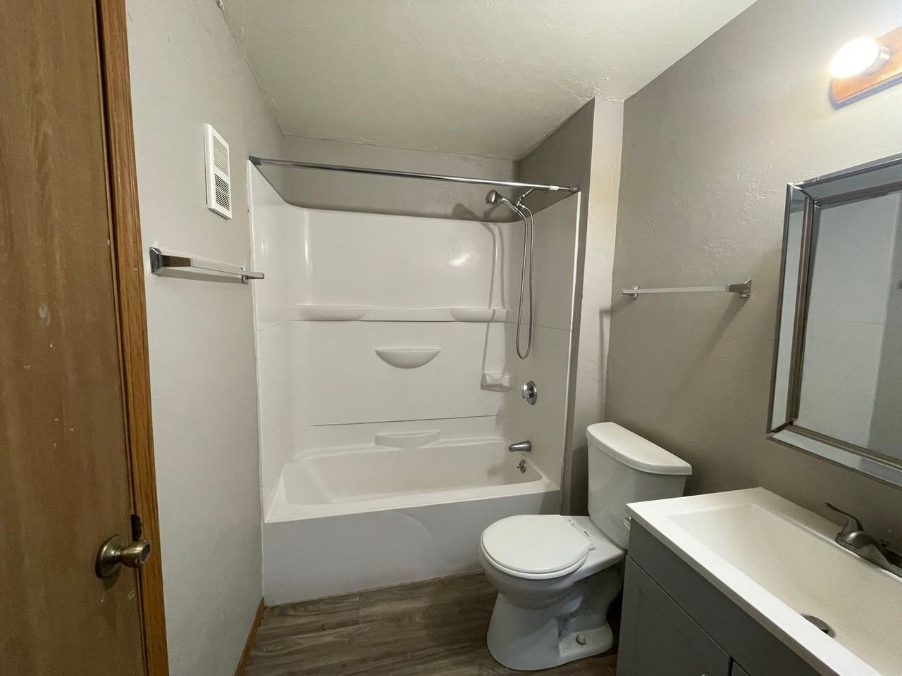 2717 Humboldt Rd - Photo 7 of 18