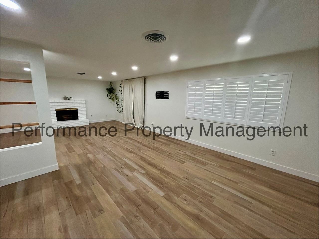 2705 Carlisle Ct - Photo 2 of 17