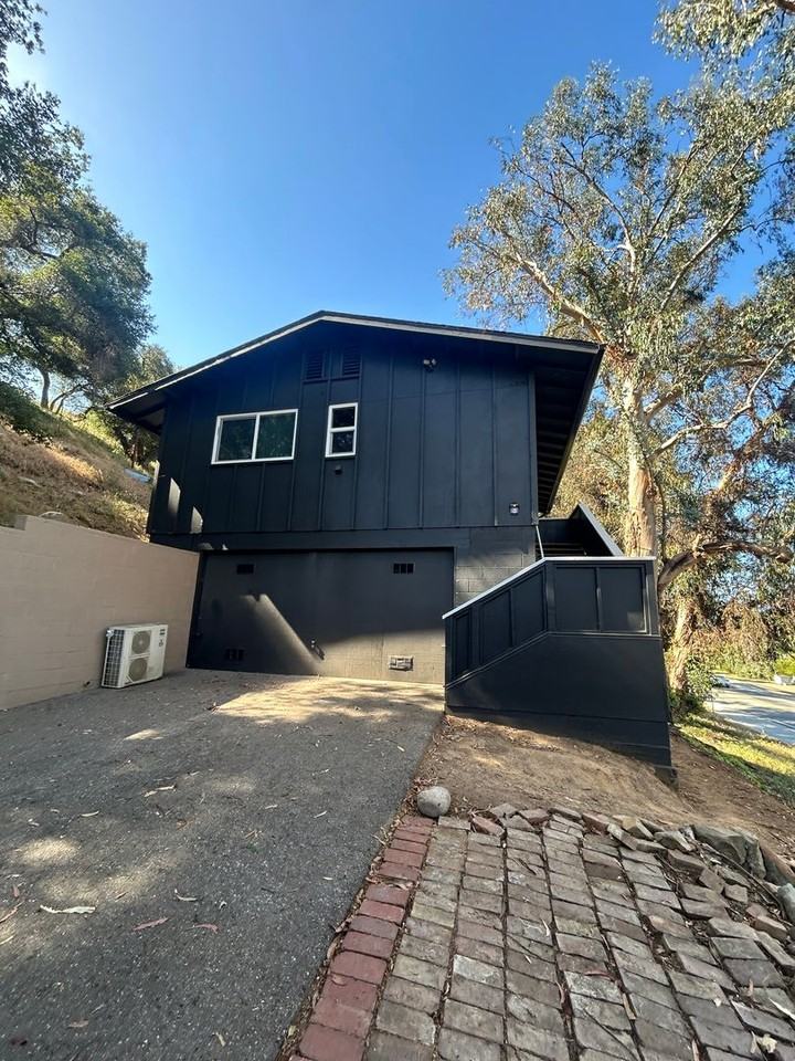 11220 N Ventura Ave - Photo 2 of 17